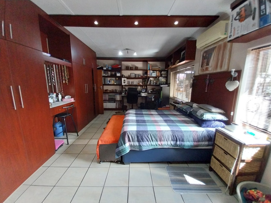 3 Bedroom Property for Sale in Potchefstroom South North West